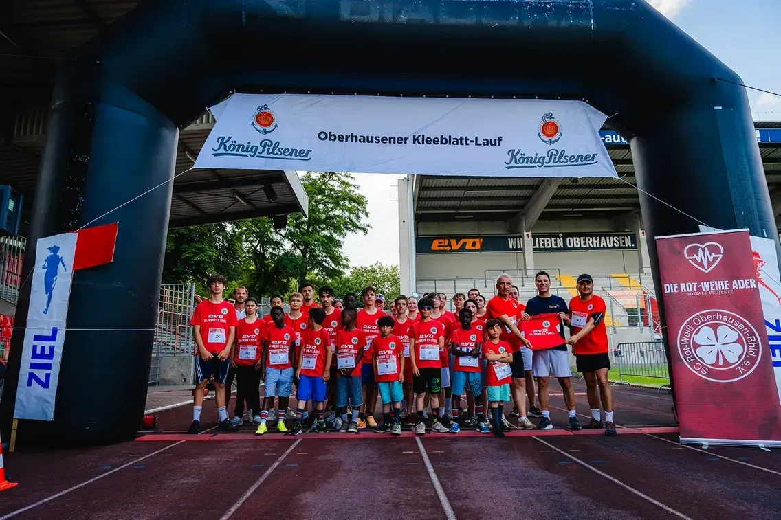 Foto zum Newsartikel Gemeinsam stark: Erfolgreicher Buddy-Lauf beim Kleeblattlauf